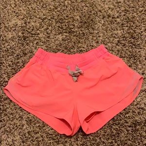 Lululemon hotty hot shorts sz 4